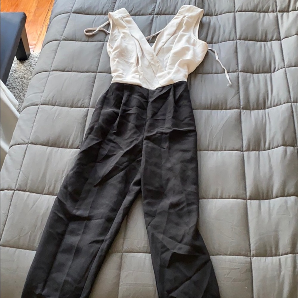Ann Taylor 0 petite white and black jumpsuit